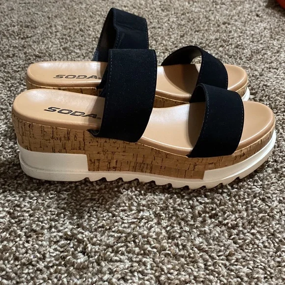 Wedge sandals - Picture 1 of 3